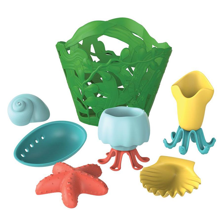 Green Toys Eco Friendly Tidal Pool bath time set made from recycled plastic. Includes 6 ocaen creatures and a bag to keep them in.